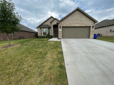 729 Hackamore St, White Settlement, TX 76108 - photo 2