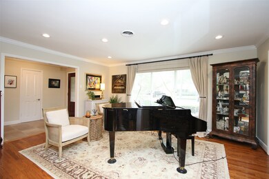 13038 Queensbury Ln, Houston, TX 77079 - photo 7