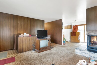 9_LivingWide