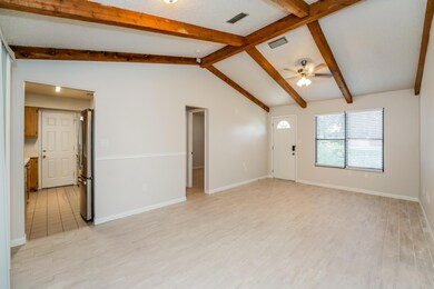 019-photo-living-room-13788130