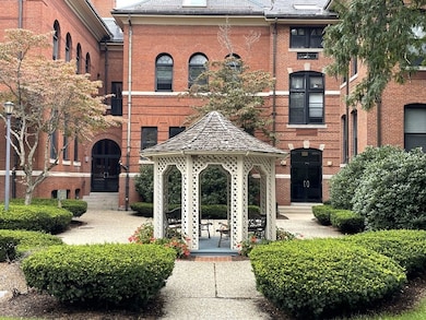 1 School St unit 406, Arlington, MA 02476 - photo 2