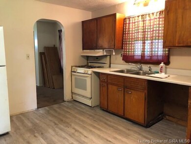 712 Kent St, New Albany, IN 47150 - photo 2