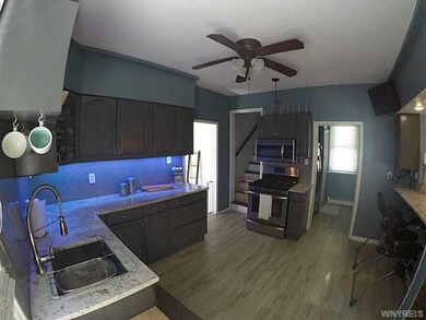 Kitchen. Granite counters