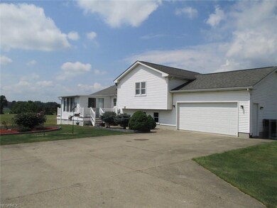 Huge driveway with ample parking