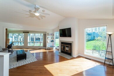 19 Walden Pond Dr, Nashua, NH 03064 - photo 4