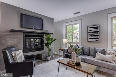 118 W Barre St, Baltimore, MD 21201 - photo 4