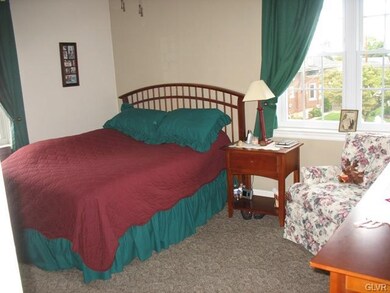 528 N 3rd St, Emmaus, PA 18049 - photo 7