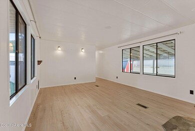 Inside-Spokane-Hayden Pines-8