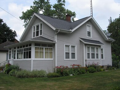 705 Elm St 037