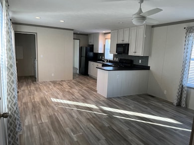 151 Donald Ave unit 151, Lansing, MI 48906 - photo 4