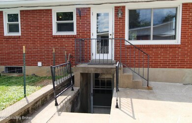 8305 Saint Armands Ct, Louisville, KY 40219 - photo 6