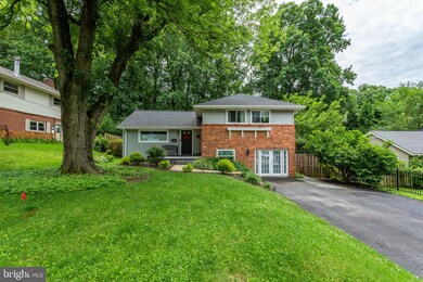 10831 Charles Dr, Fairfax, VA 22030 - photo 4