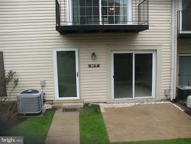 9212 Hickory Tree Ct unit 4A, Burke, VA 22015 - photo 2