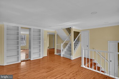 13840 Fount Beattie Ct, Centreville, VA 20121 - photo 2