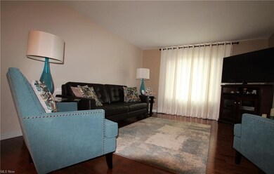 11320 Villa Grande Dr, North Royalton, OH 44133 - photo 3