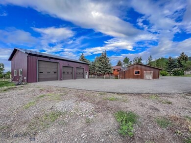 Oversized 1363sf 3-stall shop with 3 bay doors, pe