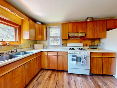 210 Old Harbor Rd, Vinalhaven, ME 04863 - photo 4