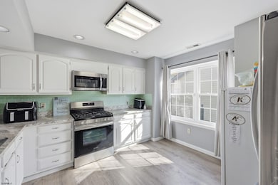 685 E Lake Front Cir unit 81, Galloway, NJ 08205 - photo 4