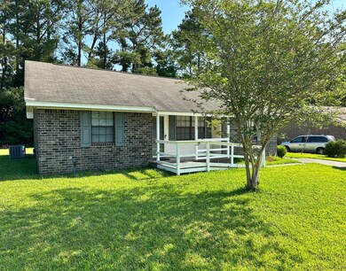 120 Underbrush Ct, Moncks Corner, SC 29461 - photo 2