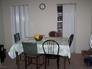 Eat-In Kitchen Area