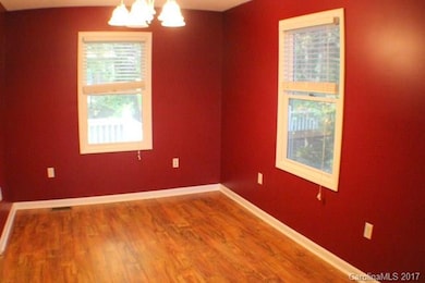 19 Ashwood Dr, Asheville, NC 28803 - photo 3