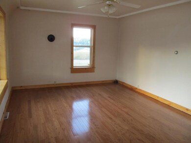 L130D2W Living room