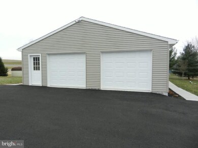 279 Schappell Rd, Hamburg, PA 19526 - photo 3