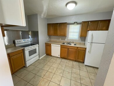 609 W Elm St, Denison, TX 75020 - photo 4