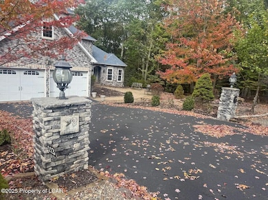 113 Silver Cloud Ln, Hazleton, PA 18202 - photo 3