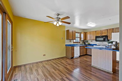 424 N Berwick Blvd, Waukegan, IL 60085 - photo 7