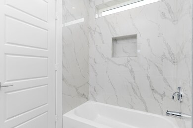 4717 Thornton Views Rd, Houston, TX 77018 - photo 7