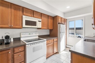 400 Narragansett Pkwy unit 2, Warwick, RI 02888 - photo 6