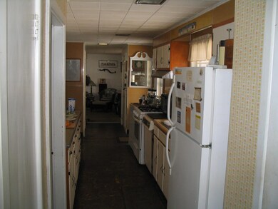 484 Marlboro St, Keene, NH 03431 - photo 4