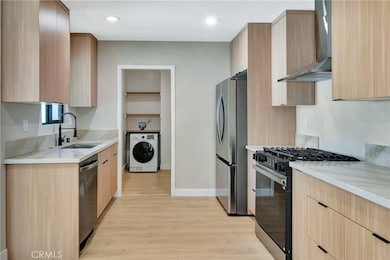 19434 Calvert St, Tarzana, CA 91335 - photo 5