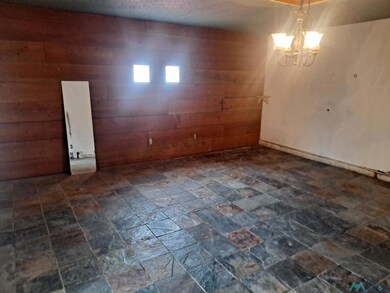 614 N 11th St, Carlsbad, NM 88220 - photo 7