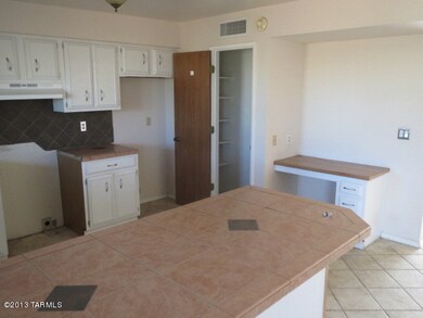 022-197016 KITCHEN
