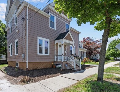 122 Roger Williams Ave, Providence, RI 02907 - photo 2