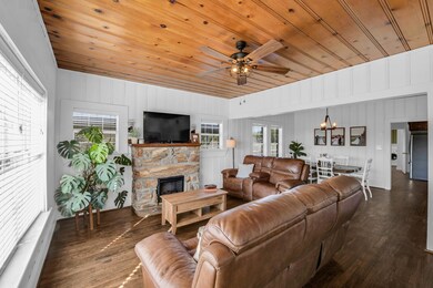 818 W Park Ave, Weatherford, TX 76086 - photo 2