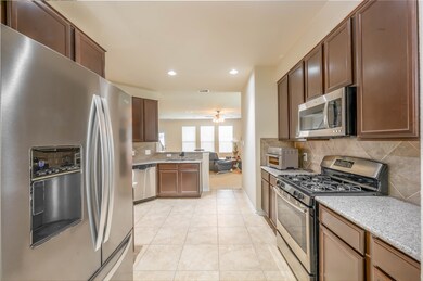 8018 Garrison Point Dr, Houston, TX 77040 - photo 5