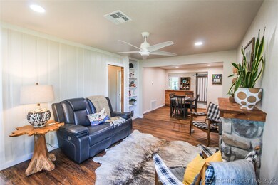 206 S 2nd St, Eufaula, OK 74432 - photo 3