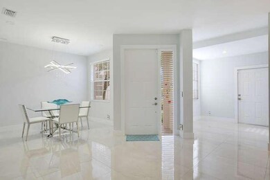 Dining Room Entryway-