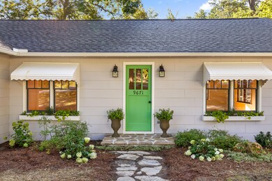 Cottage in the Cove