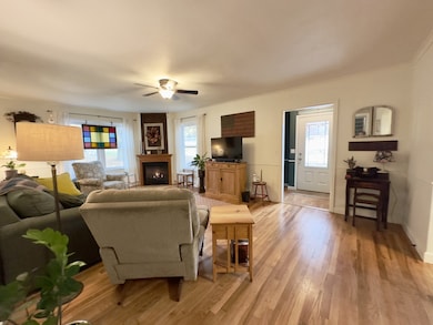 115 N Main St, Walnut, IL 61376 - photo 4