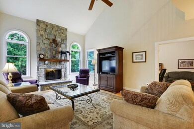 113 Alderwood Dr, Gaithersburg, MD 20878 - photo 4