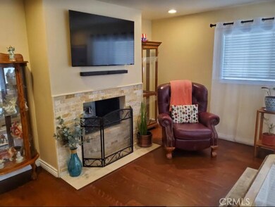 Living Room / Recessed Lighting / Fire Place