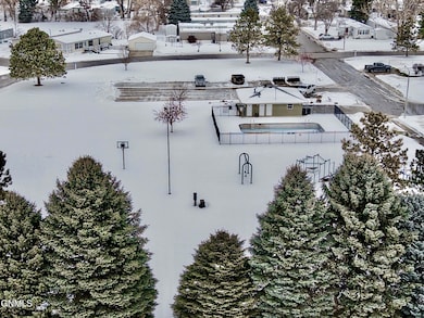 314 Sussex St, Bismarck, ND 58504 - photo 2