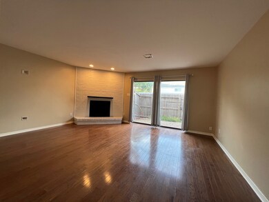 10282 Longmont Dr unit 39/7, Houston, TX 77042 - photo 4