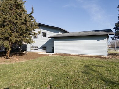 18830 Cedar Ave, Country Club Hills, IL 60478 - photo 3