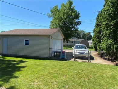 2807 17th St, Columbus, IN 47201 - photo 3