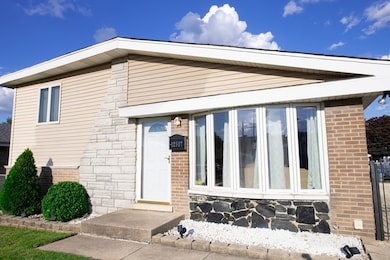 12507 S Tripp Ave, Alsip, IL 60803 - photo 2
